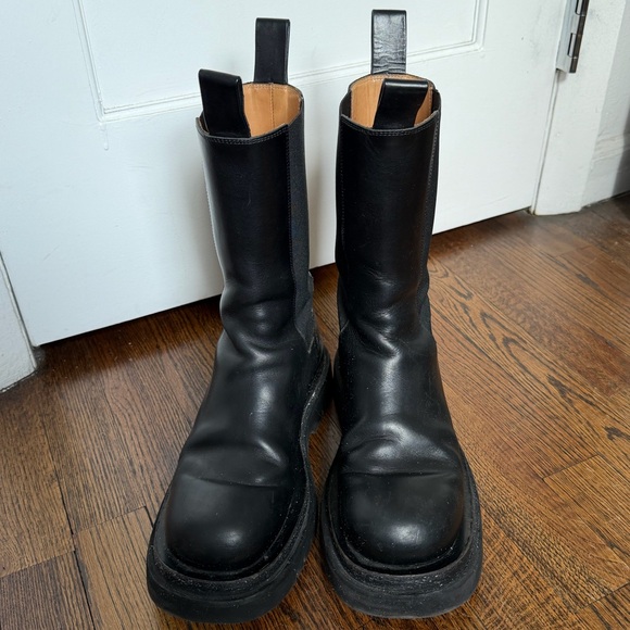 Bottega Veneta Lug Boots - Picture 2 of 7